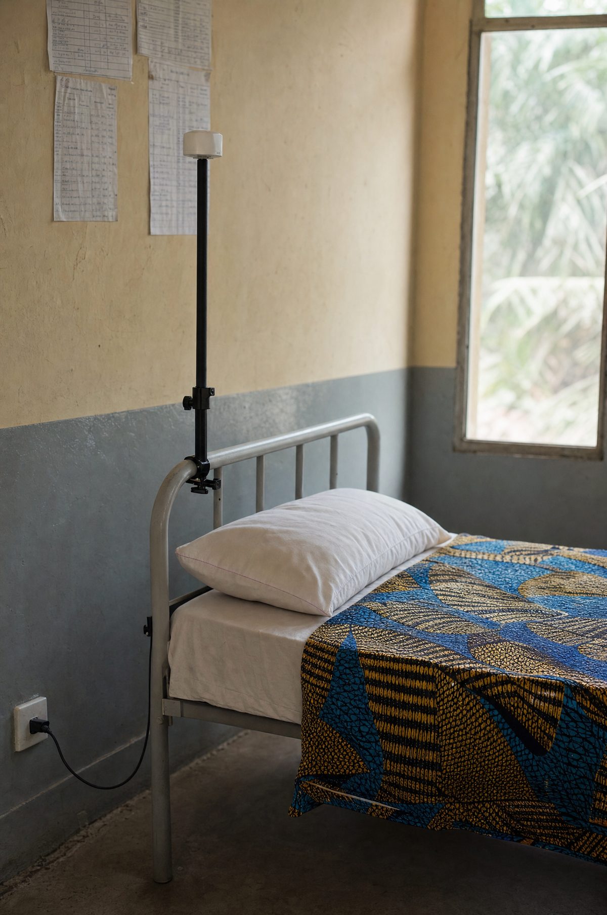 Hospital ward bed