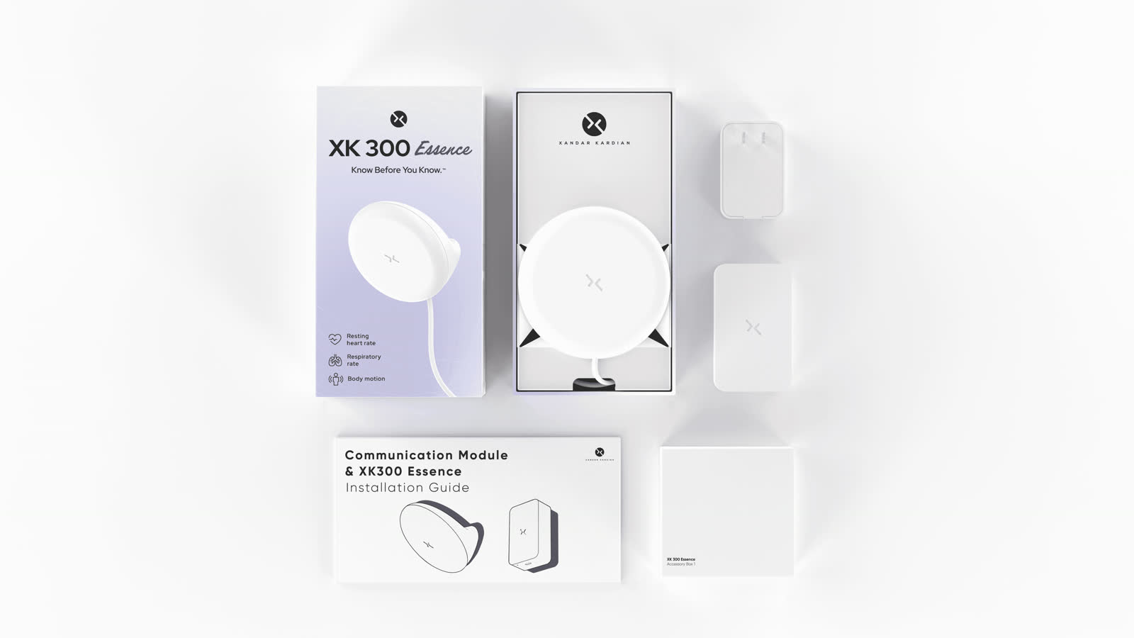 What arrives: the XK300 Essence, its communication module, the plug and the guide